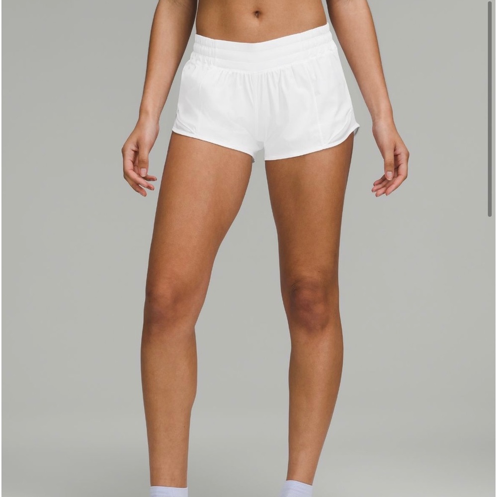 Lululemon Hottie Hot Shorts 2.5